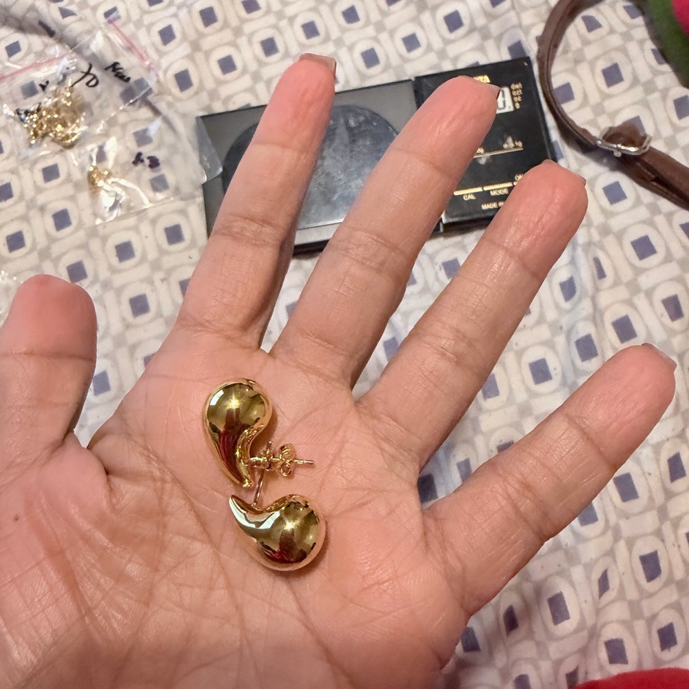 Anita Gold Teardrop Earrings